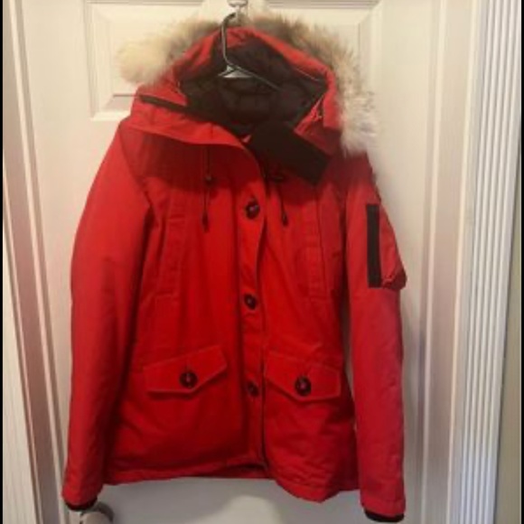Women’s Canada Goose coat - Picture 1 of 3
